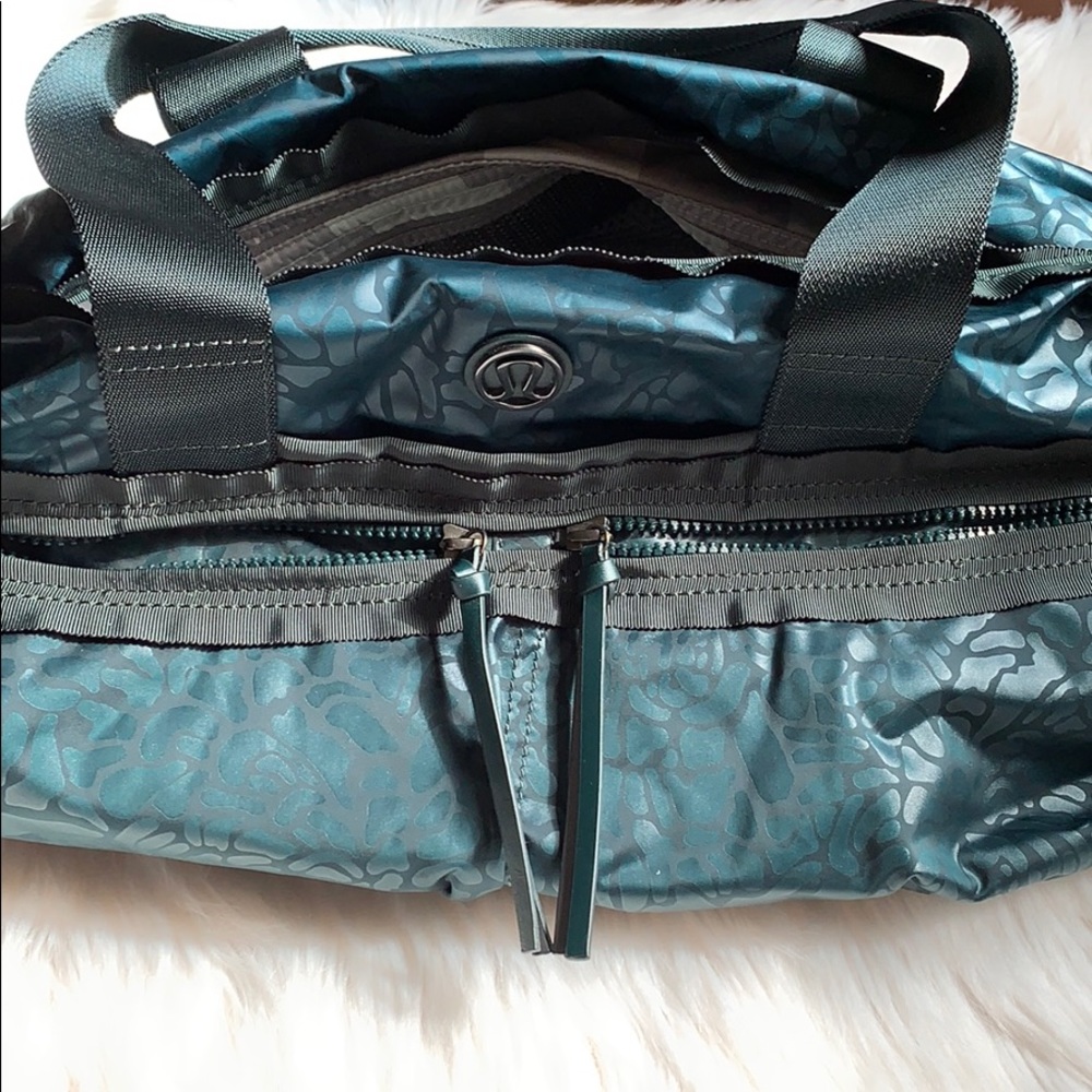 Lululemon duffle